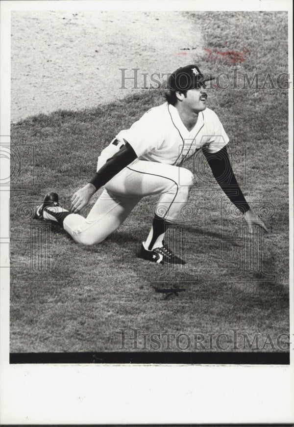 Kevin Saucier hit by ball 1981 Vintage Press Photo Print Historic Images
