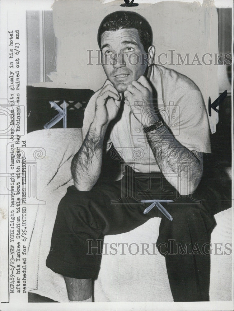 1952 Press Photo Light Heavyweight Champ Joey Maxim After Bout Rained Out - Historic Images