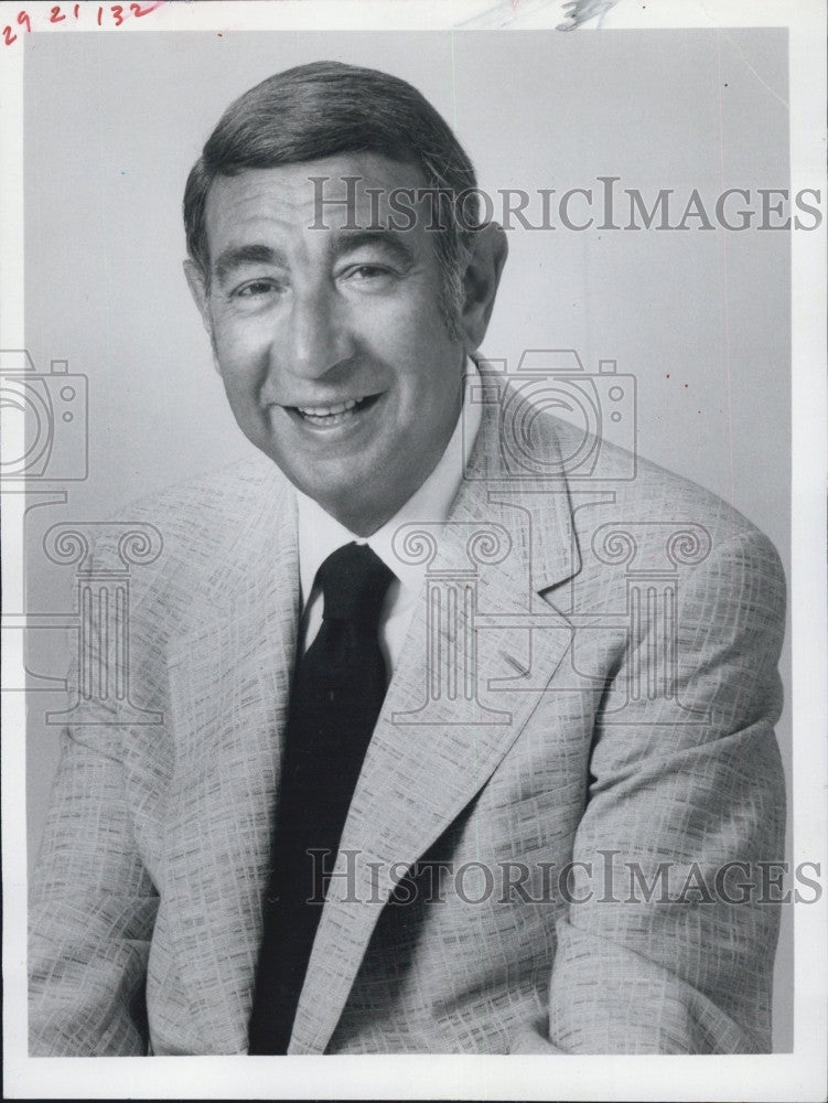 1988 Press Photo Sports Journalist Howard Cosell - Historic Images