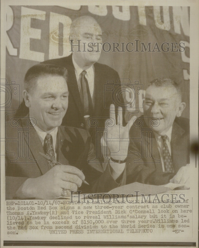 1967 Press Photo Dick Williams, Thomas A Yawkey, Dick O&#39;Connell, Boston Red Sox - Historic Images