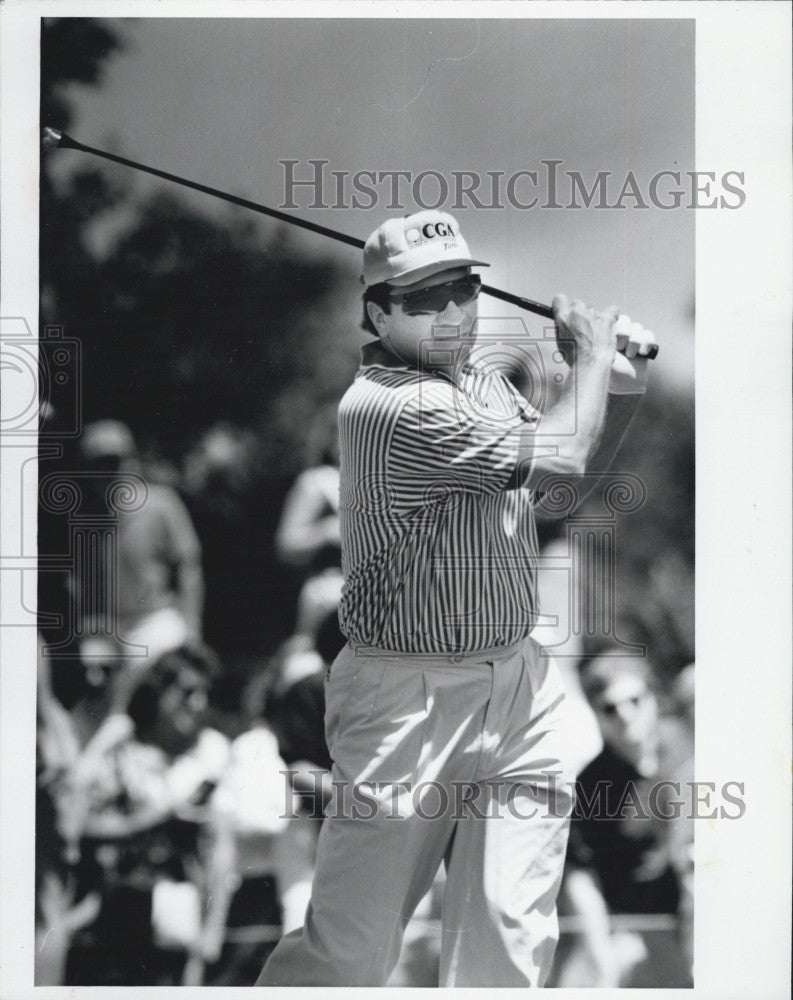 1991 Press Photo Cincinnati Reds Catcher Jonny Bench Golfing - Historic Images