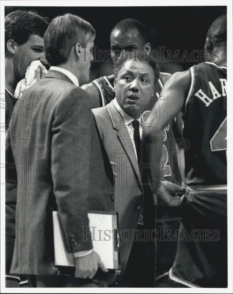1989 Press Photo Lenny Wilkens, Head Coach Cleveland Cavaliers NBA Basketball - Historic Images