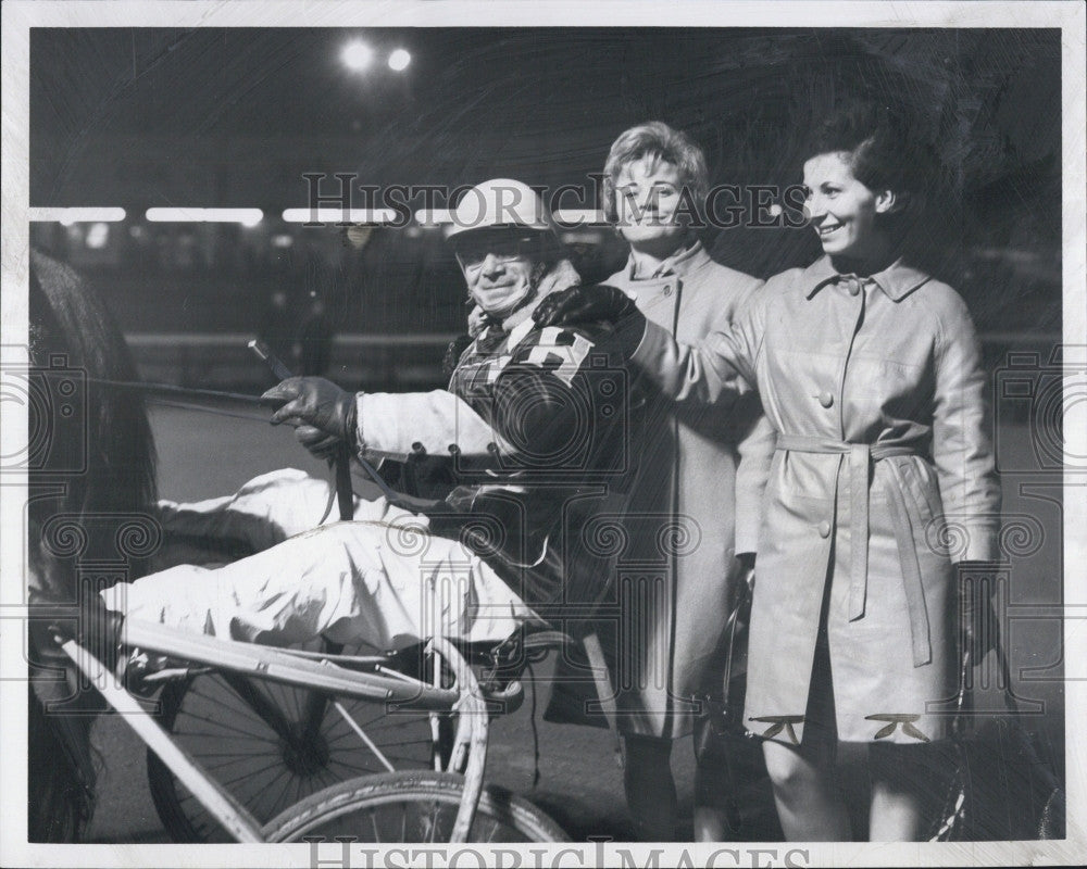 1969 Press Photo Harness Racing Trainer Driver Warren Harp Ladies Night - Historic Images