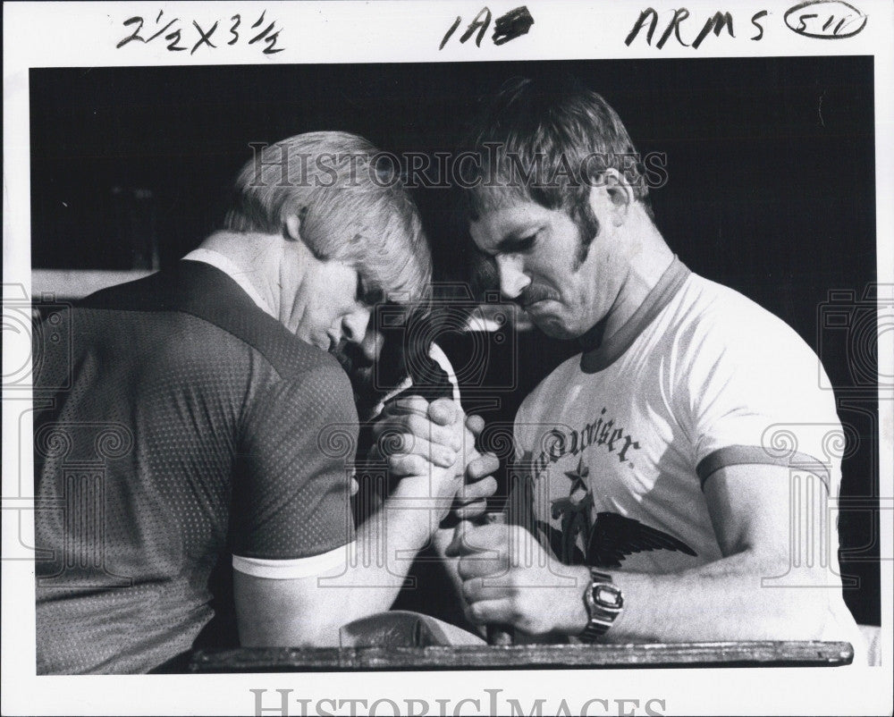 1979 Press Photo Gary Ellefga Jim Puisis Professional Wrestlers - Historic Images