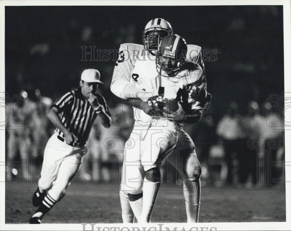 1982 Press Photo Defensive Player Darryl Irving Vince Evans - Historic Images