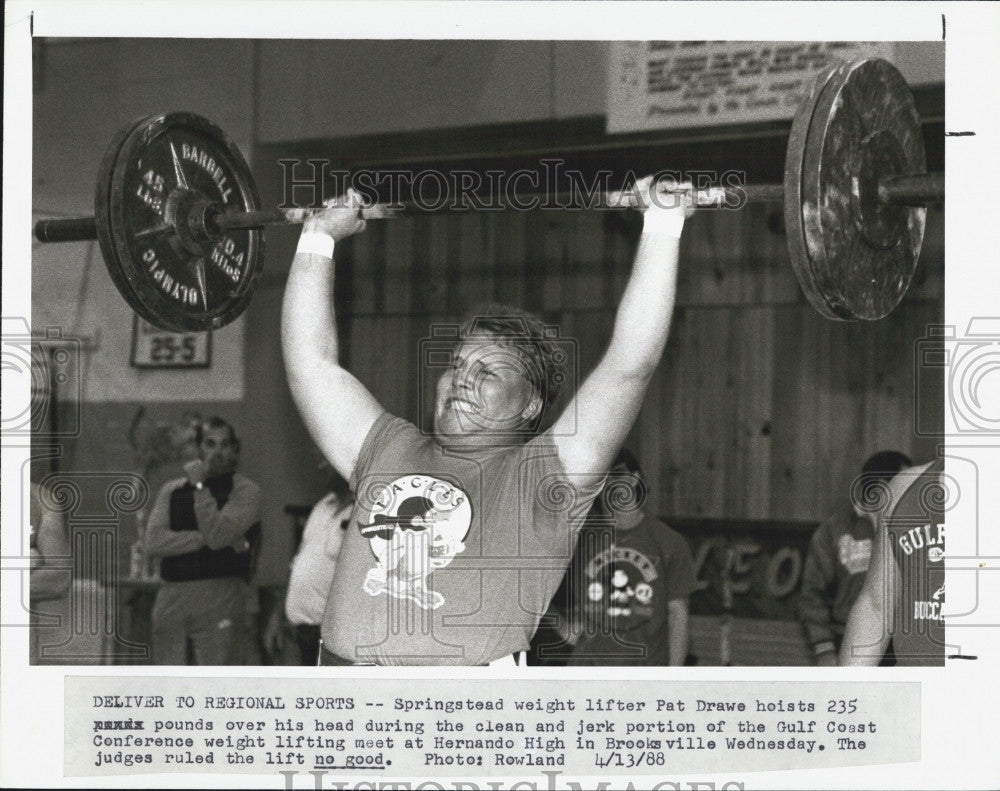 1988 Press Photo Weightlifter Pat Drawe with 235 lbs - Historic Images