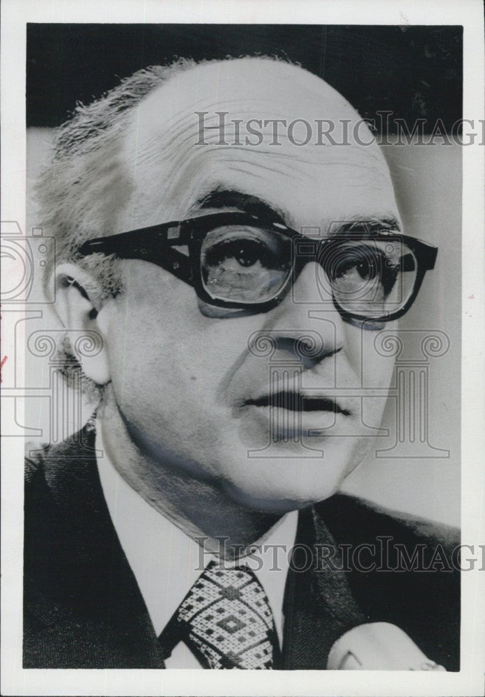 1979 Press Photo Egyptian ambassador, Ashraf Ghorbal - Historic Images