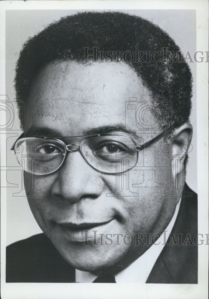 1977 Press Photo Author Alex Haley &quot;Roots&quot; Close-up with glasses - Historic Images