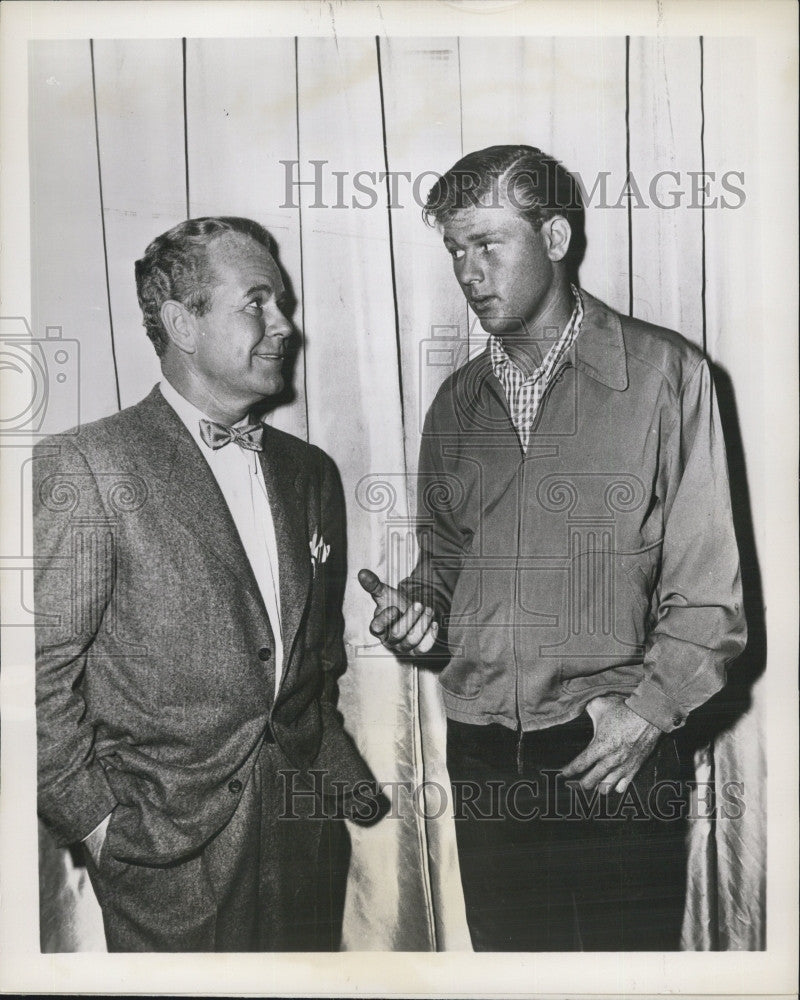 1952 Press Photo Regis Toomey &amp; Richard Jaeckel Star In T.K.O, - Historic Images