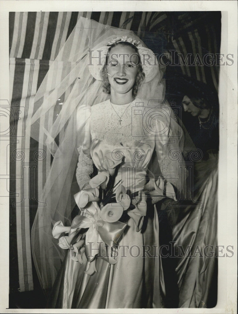 1941 Press Photo Bride Mrs. A.S.J. Tomasello on Wedding Day - Historic Images