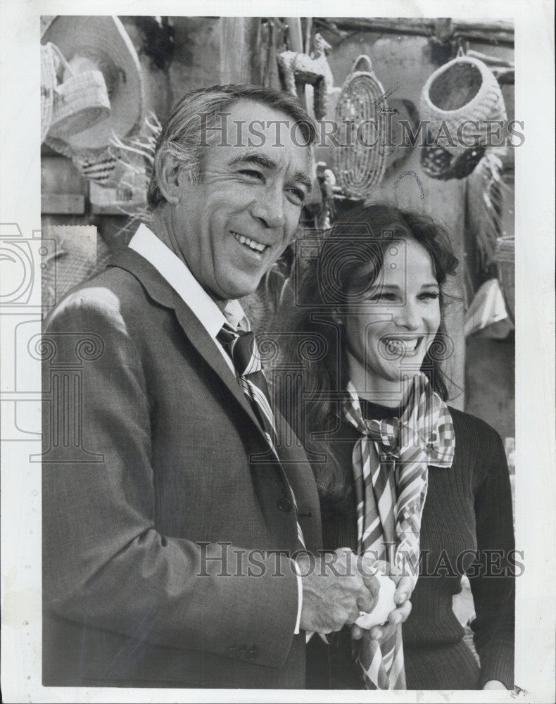 1971 Press Photo Anthony Quinn &amp; Janice Rule &quot;The Man &amp; The City&quot; - Historic Images