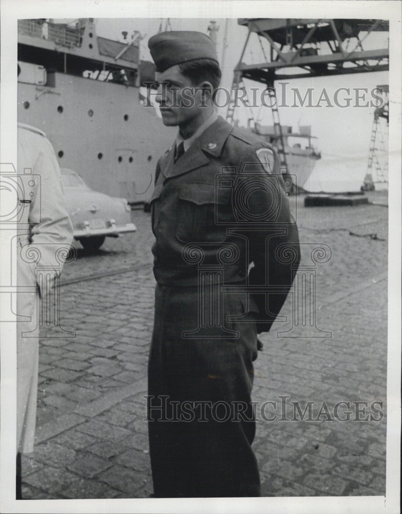 1952 Press Photo Ex Soviet Pvt Arkadiy Rudovskiy now in US Army - Historic Images