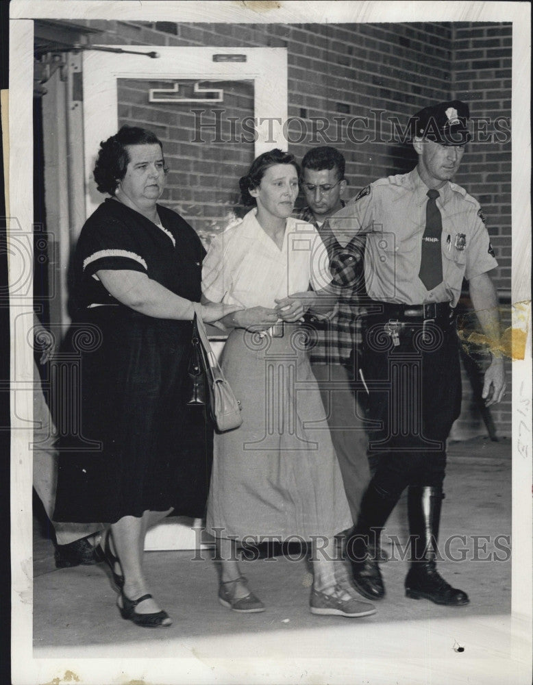 1956 Press Photo Eleanor Rudtolo, Mother of Kidnapped Baby with Police Escort - Historic Images