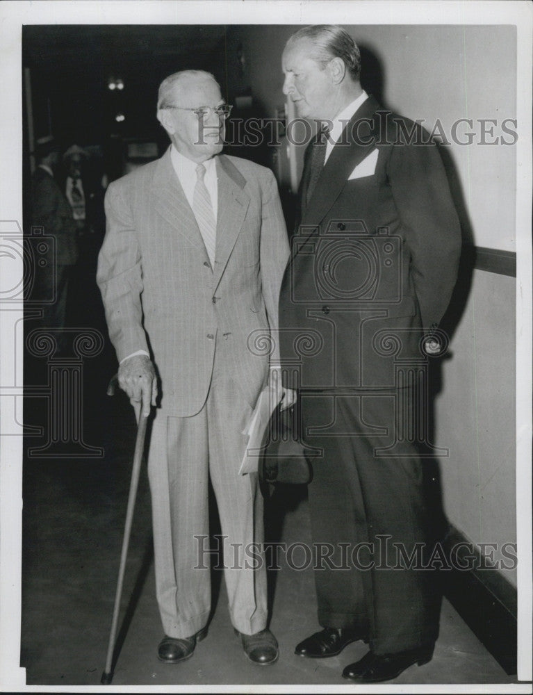 1950 Press Photo Psychologist Timothy Leary, Asst D.A. Edward M. Sullivan - Historic Images