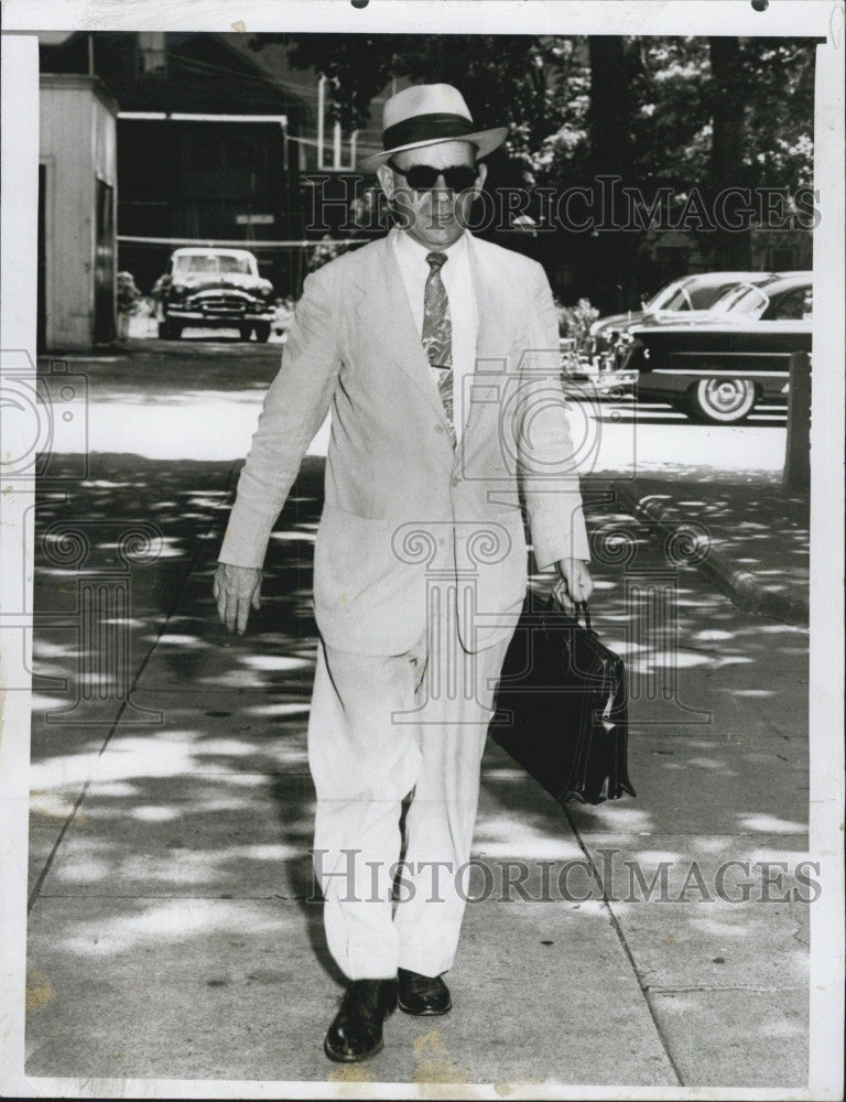 1954 Press Photo Attorney C Francis Leary - Historic Images