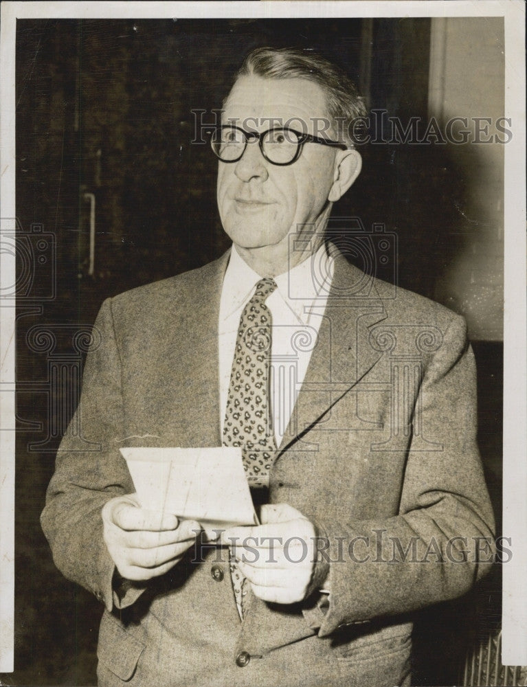 1954 Press Photo Charles  H Metcalf asst clerk of courts - Historic Images