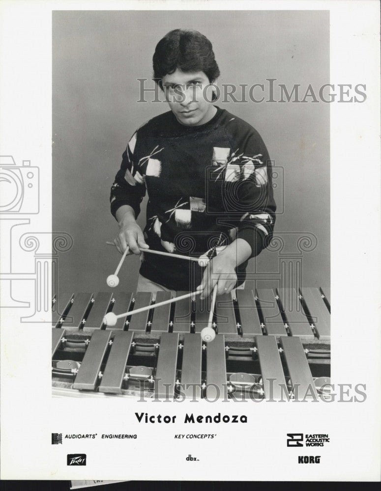 1960 Press Photo Musician, Victor Mendoza - Historic Images