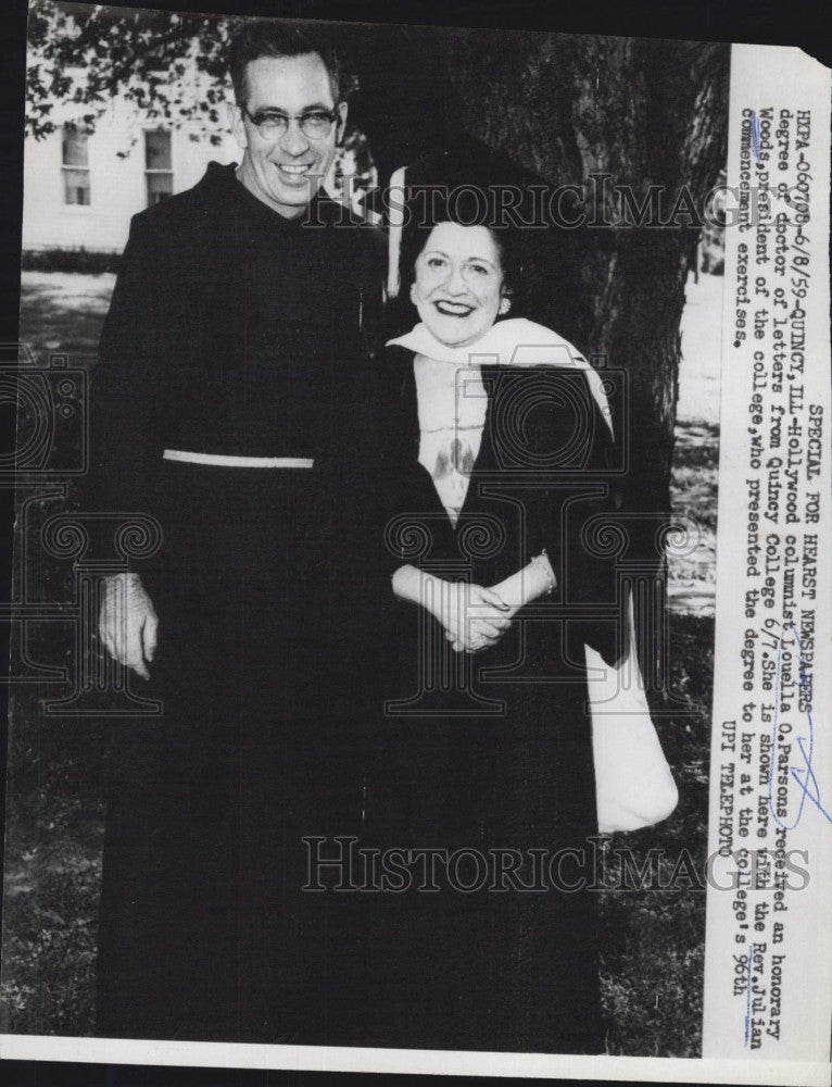 1959 Press Photo  Columnist Louella Parsons  &amp; Rev J Woods  at Quincy College - Historic Images