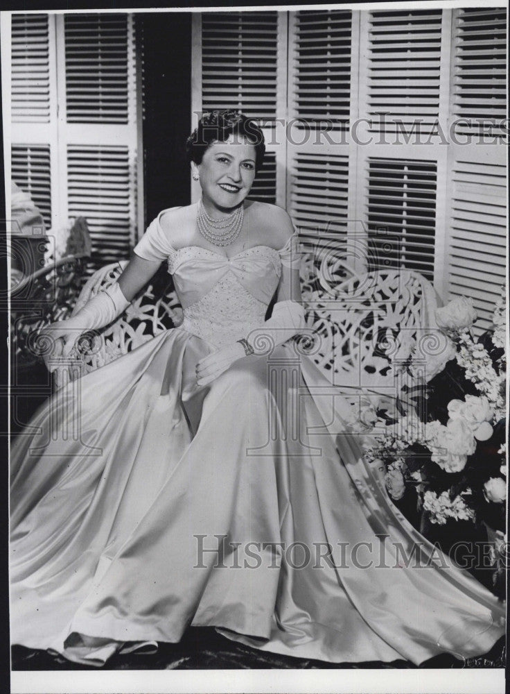 1954 Press Photo  Columnist Louella Parsons - Historic Images