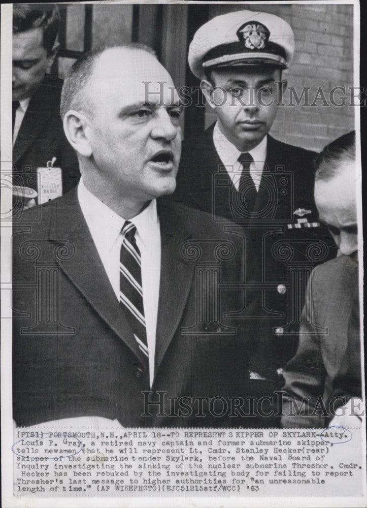 1963 Press Photo Attorney Louis Gray, Lt. Cmdr. Stanley Hecker - Historic Images