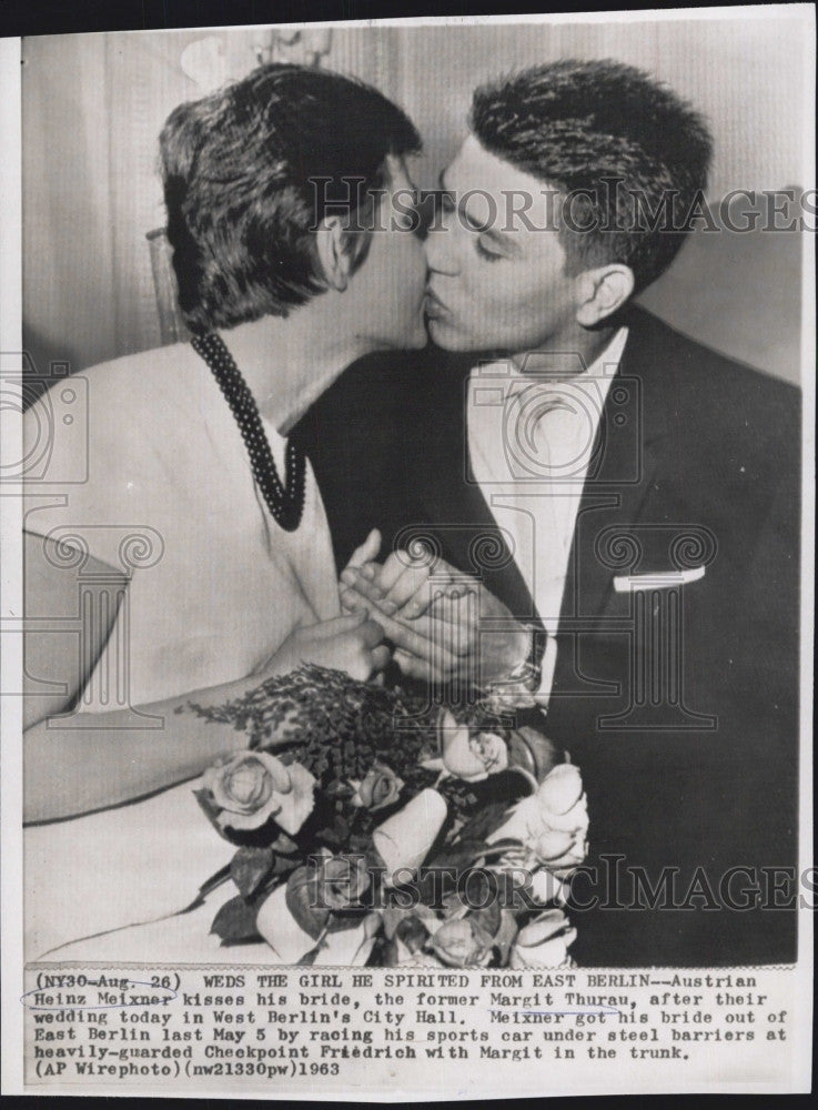 1963 Press Photo Heinz Meixner kisses his bride Margit Thurau - Historic Images