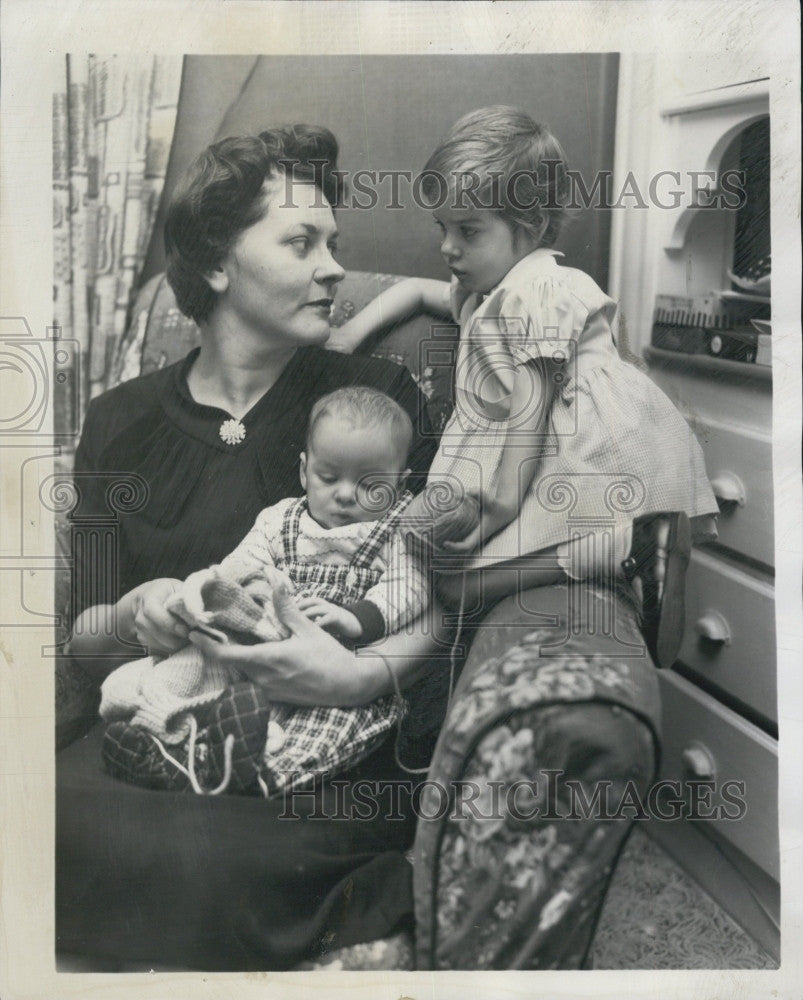 1960 Press Photo Widow Mrs. Catherine Caissie Musician - Historic Images