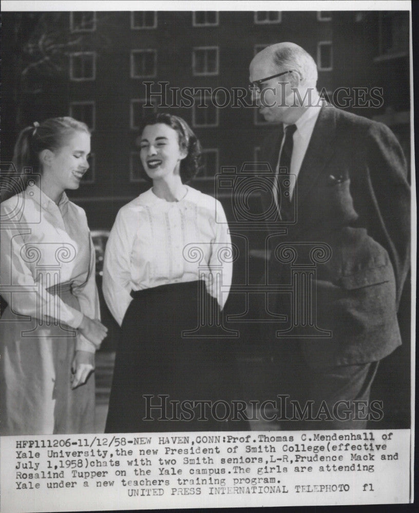 1958 Press Photo Prof. Thomas C. Mendenhall, Prudence Mack, Rosalind Tupper - Historic Images