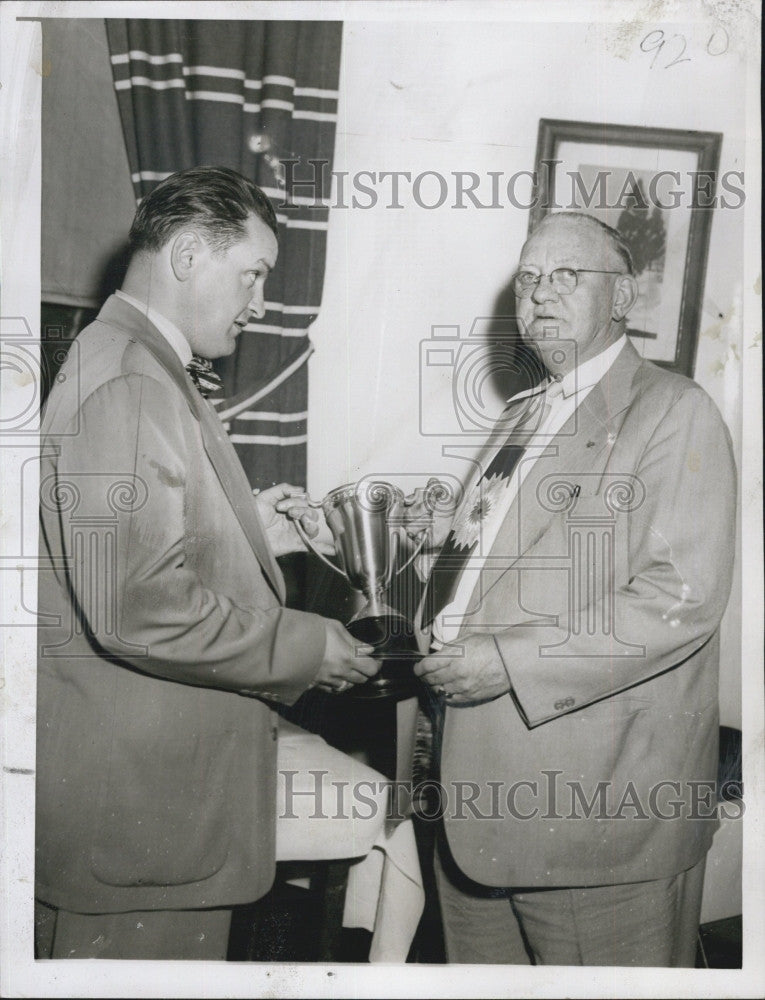 1949 Press Photo Coach Frank Zammarchi accepts trophy from Herman Bruning - Historic Images