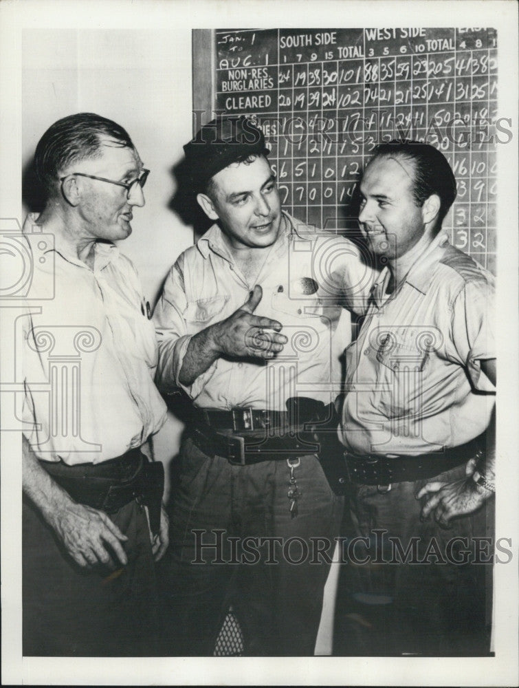 1955 Press Photo Ed Thompson &amp; Brinks guards S Klodainski &amp; K Kemp - Historic Images