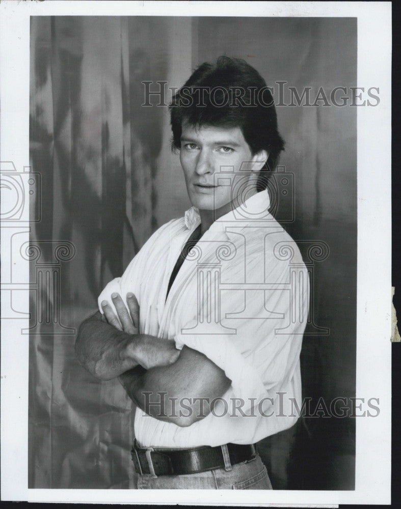 1982 Press Photo Gordon Thomson on &quot;Dynasty&quot; - Historic Images