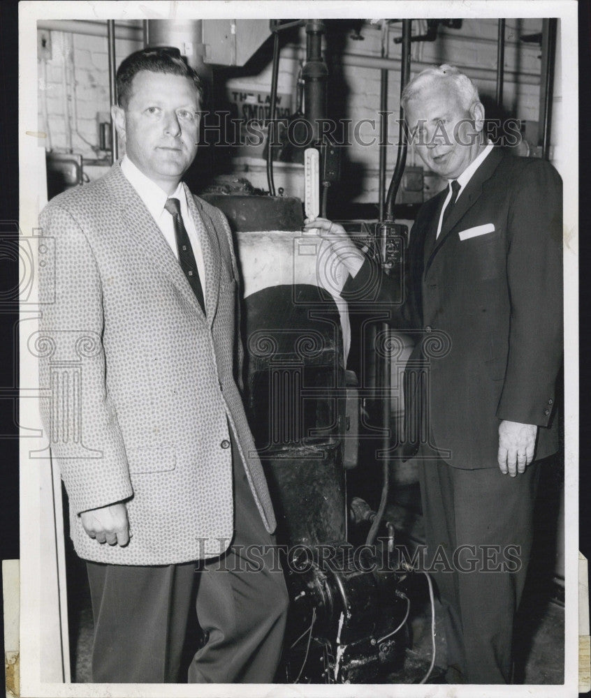 1961 Press Photo Julian B Grouse &amp; Ed Garrison at Mass. Trade Schools - Historic Images