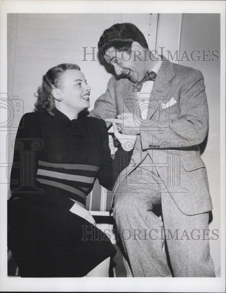 1945 Press Photo Bill Grey & Jean McKeon "The Jack Kirkwood Show" - Historic Images