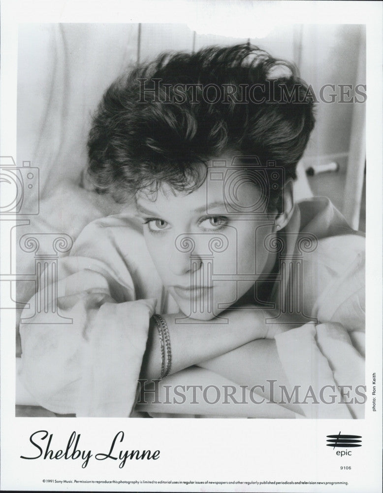 1991 Press Photo Shelby Lynne Epic Records Musician - Historic Images