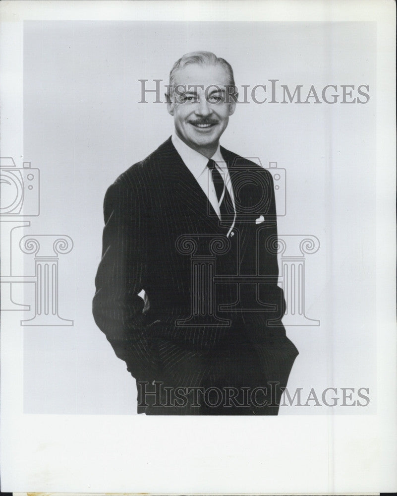 1964 Press Photo Fernand Gravet Stars In Beekman Place - Historic Images