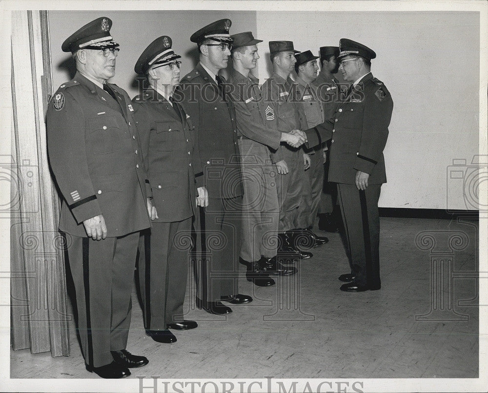 1959 Press Photo Lt Col John H Nichols Manckantonio Rosenthal Flashner Military - Historic Images