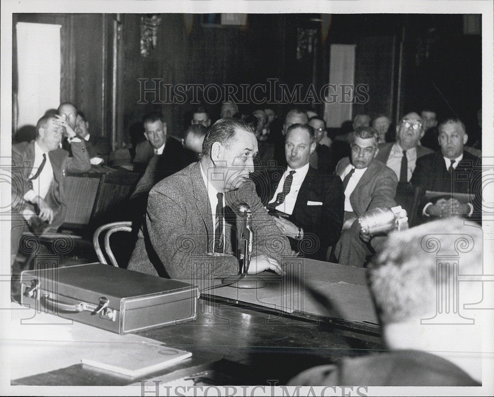 1959 Press Photo Park Newton Testifies Before Milk Commission - Historic Images