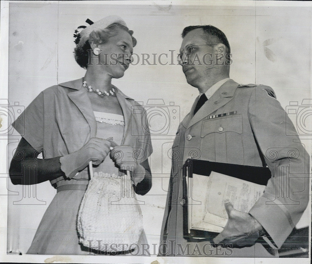 1957 Press Photo Mrs John C Nickerson Courtroom Court Martial Trial - Historic Images