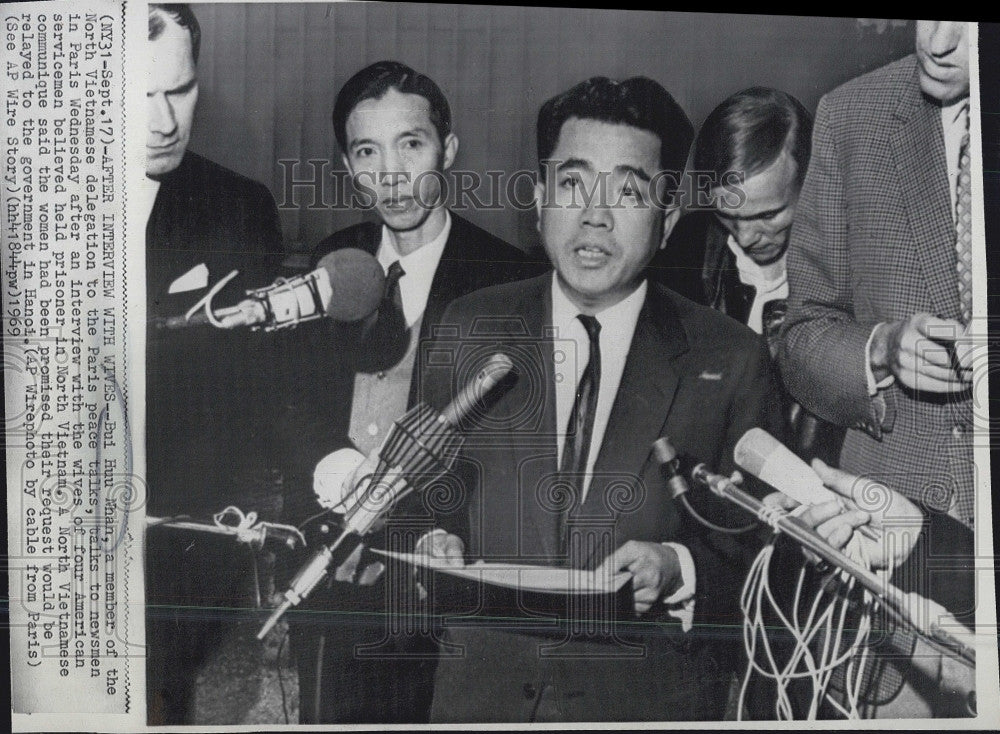 1969 Press Photo Bui Huu Nhan Member Of Vietnamese Delegation To Paris Talks - Historic Images