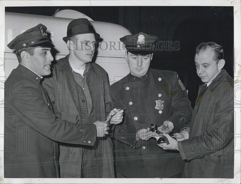 1964 Press Photo Officers L Shamaly,D Casey,W Frederick &amp; A Linsky - Historic Images