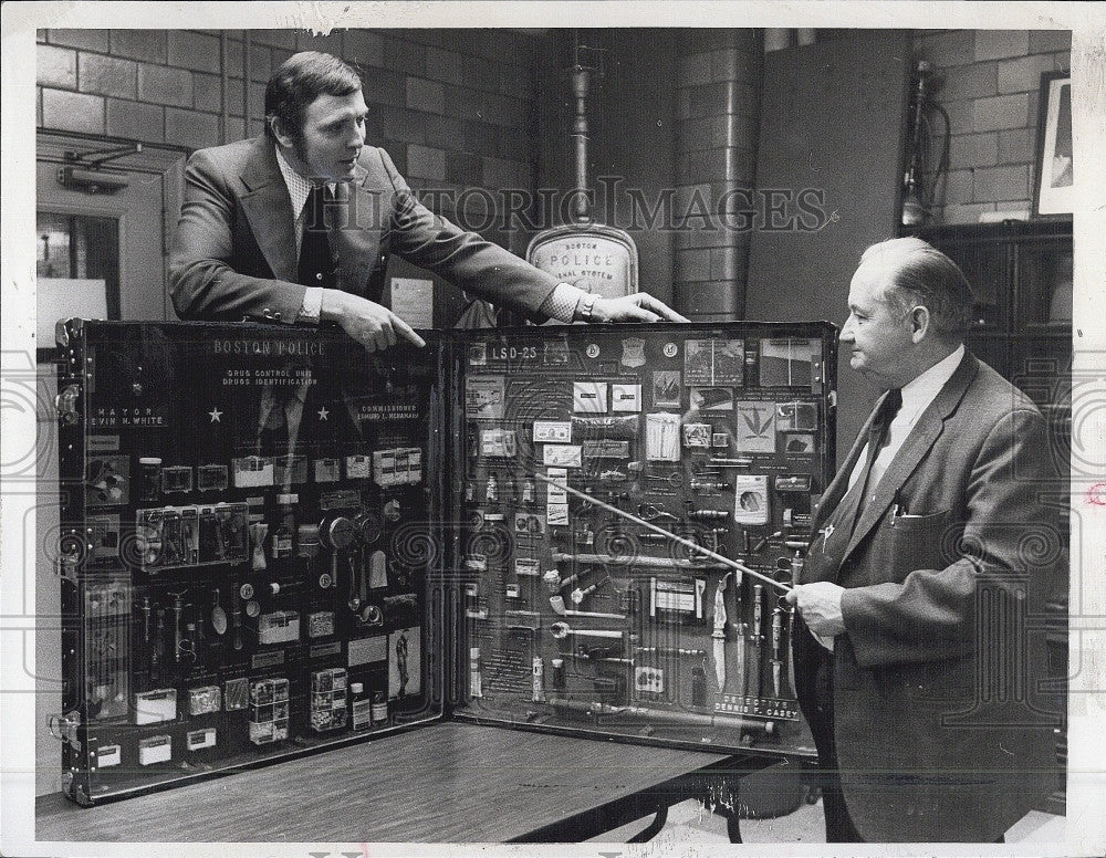 1972 Press Photo Det Dennis Casey &amp; Lt Ed Conolly - Historic Images