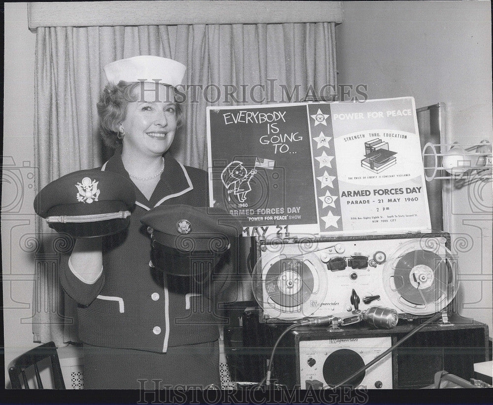 1960 Press Photo Peggy Cass for Armed Forces Day - Historic Images