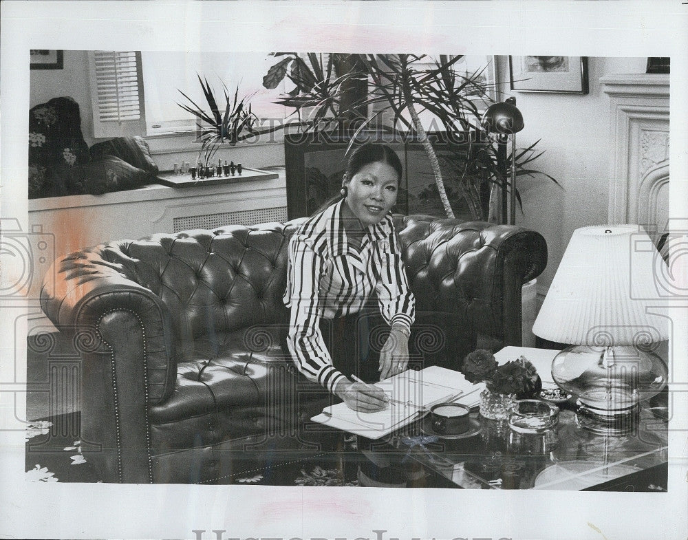 1977 Press Photo Fashion designer, Emily Cho - Historic Images