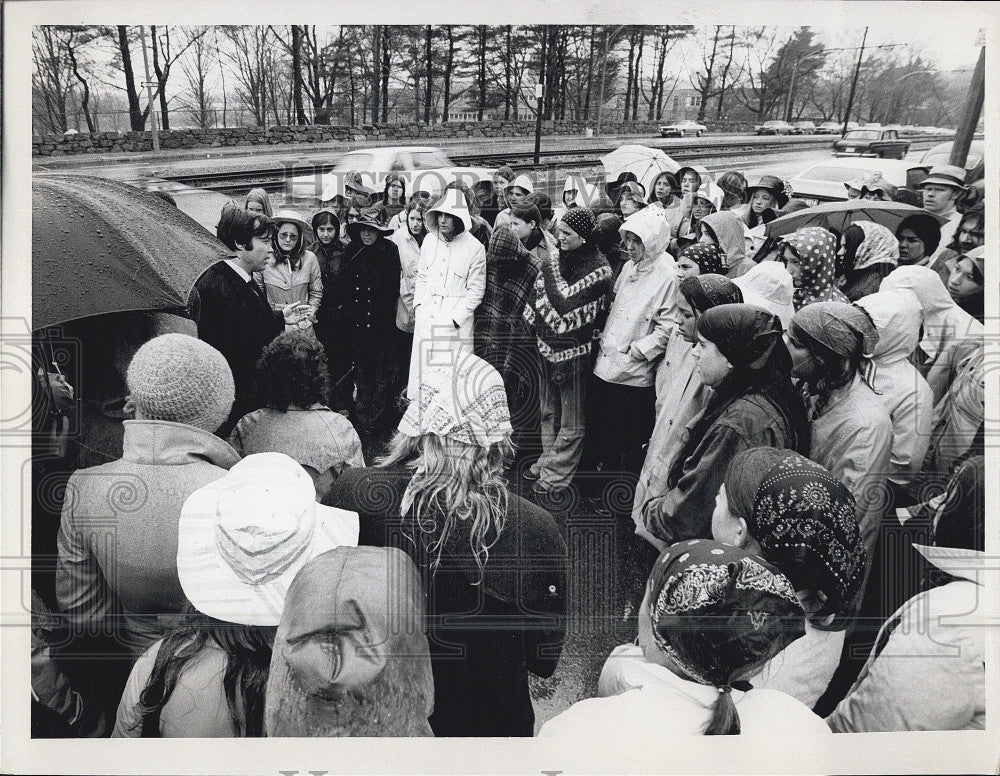 1971 Press Photo Bill Baird &amp; birth control protest - Historic Images