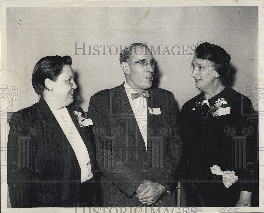 1956 Press Photo Trentwell M White Cambridge Tuberculosis Joseph Silvia - Historic Images