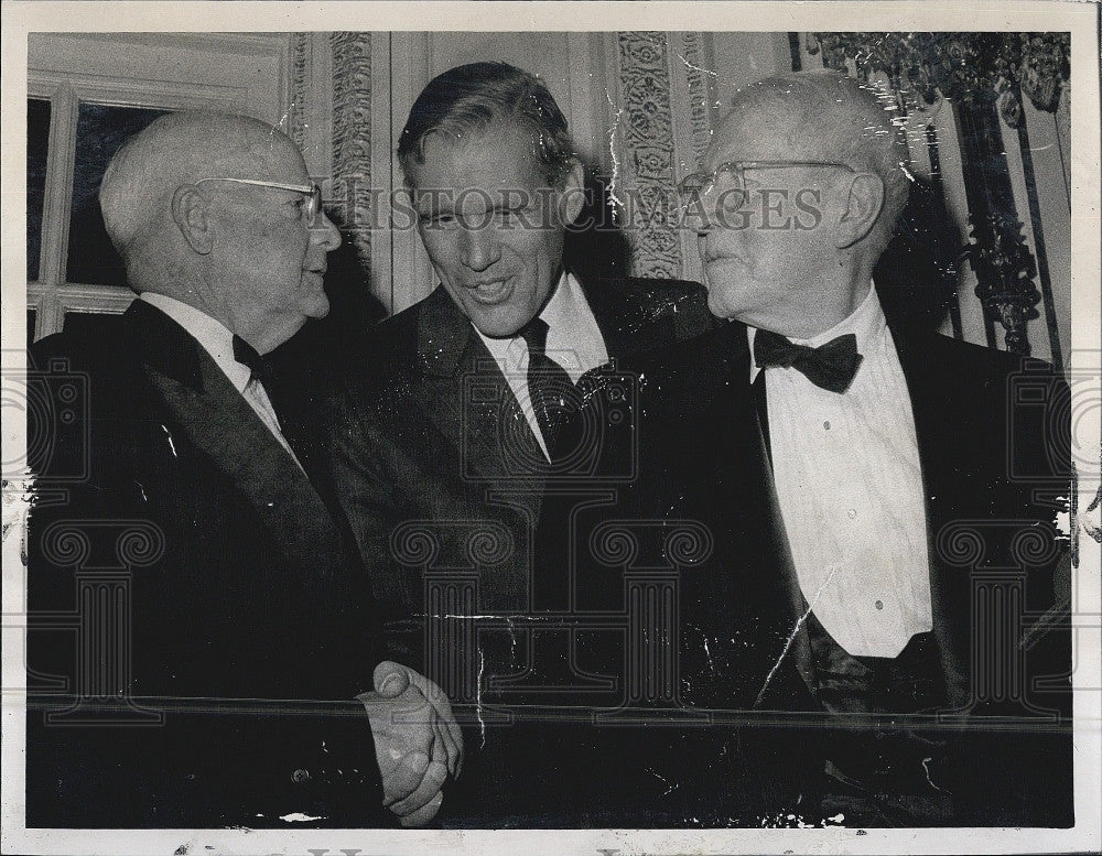 1970 Press Photo Gov. Francis Sargent, Kenneth Nash, Raymond S. Wilkins - Historic Images