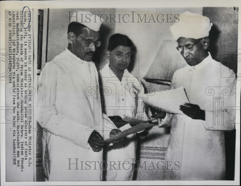1964 Press Photo G. L. Nanda sworn in as P.M. of India after death of Nehru - Historic Images