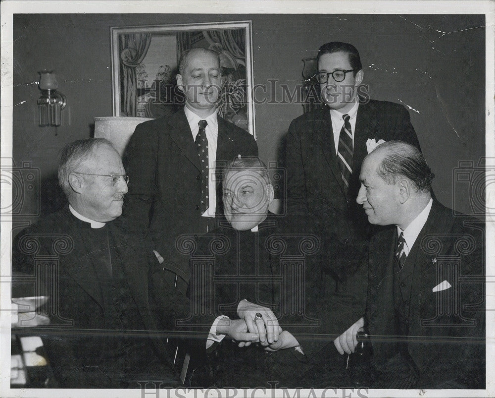 1958 Press Photo Massachusetts Council Of Churches Richard Cushing Joseph Shubow - Historic Images