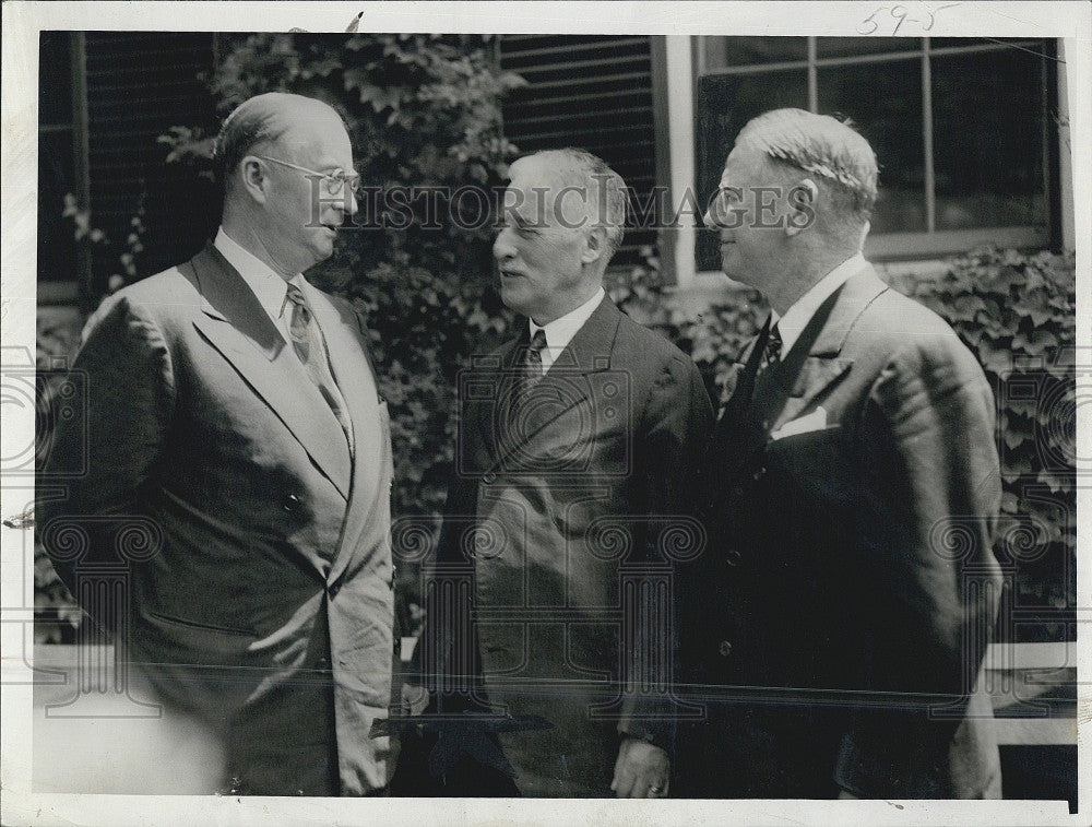1942 Press Photo DM Nelson,War Sec Srimson &amp; Navy Sec Knox at Harvard - Historic Images