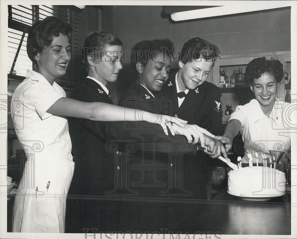 1954 Press Photo New England Center Hosp.J Cohn,A Spencer,J Williams - Historic Images