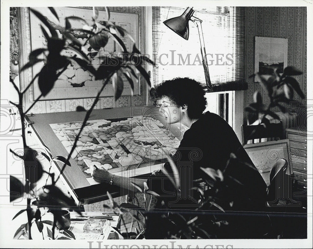 1981 Press Photo Artist, Susan Cohen at her studio - Historic Images